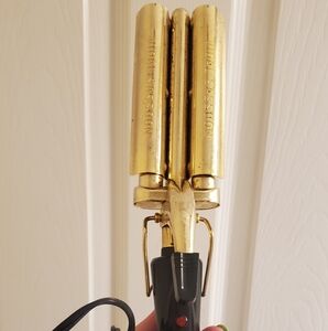 Gold Triple Barrel Hair Waver
